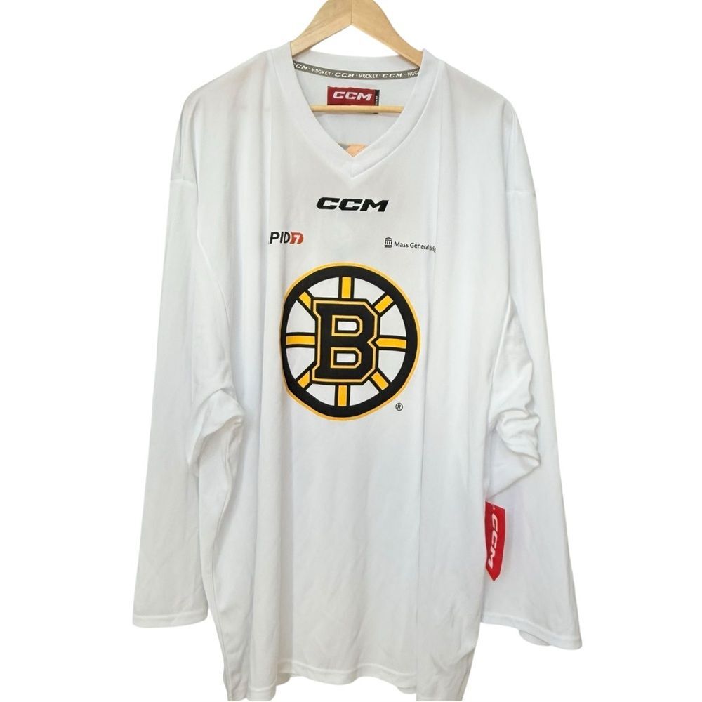 CCM Boston Bruins NHL Ice Hockey White V-Neck Practice Jersey. OSFA. NEW.
